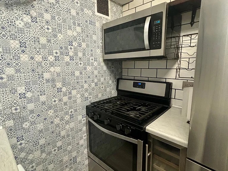 425 E 63rd St #W7C — Photo 7