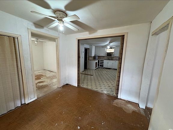 3rd image of 801 E Avenue C