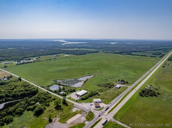 1 White Horn Cove Rd, Wagoner, OK 74467