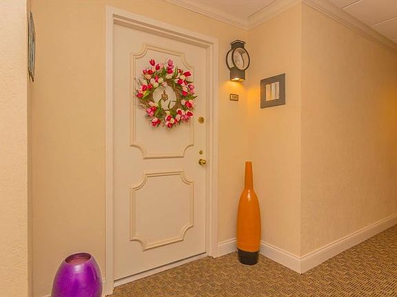 4th image of 1 Beach Dr SE Unit 2209
