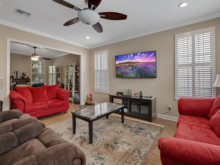 2119 Fernleigh Dr — Photo 4