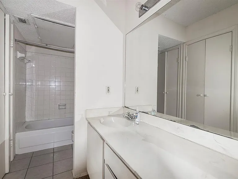 7900 N Stadium Dr #22 — Photo 3