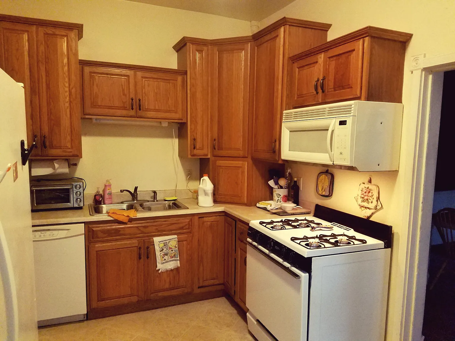 5 bed, 2100 sqft, $2,600 — Photo 3