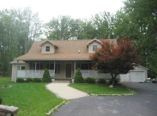 16 Lakeland Dr, Lake Ariel, PA