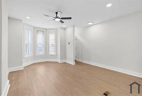 35 E Collom St — Photo 5