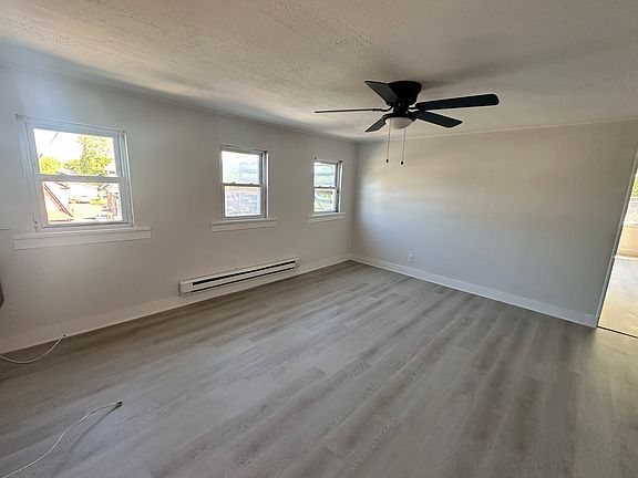 2nd image of 27 Palmer St #6