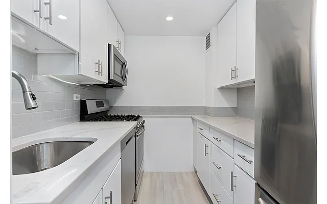 Rented by Douglas Elliman | media 13