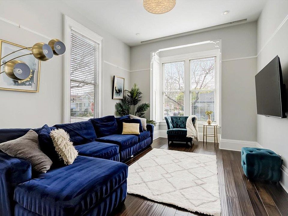 1st image of 285 E Saint James St APT 1