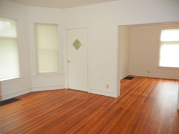 5th image of 323 Ravine Ave #1