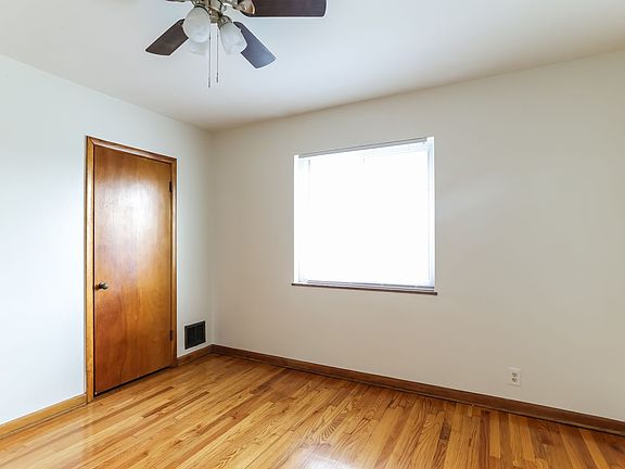 4th image of 4183-4189 Indianola Ave #4187