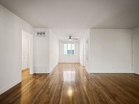 3rd image of 150-156 San Vicente Blvd #150-6