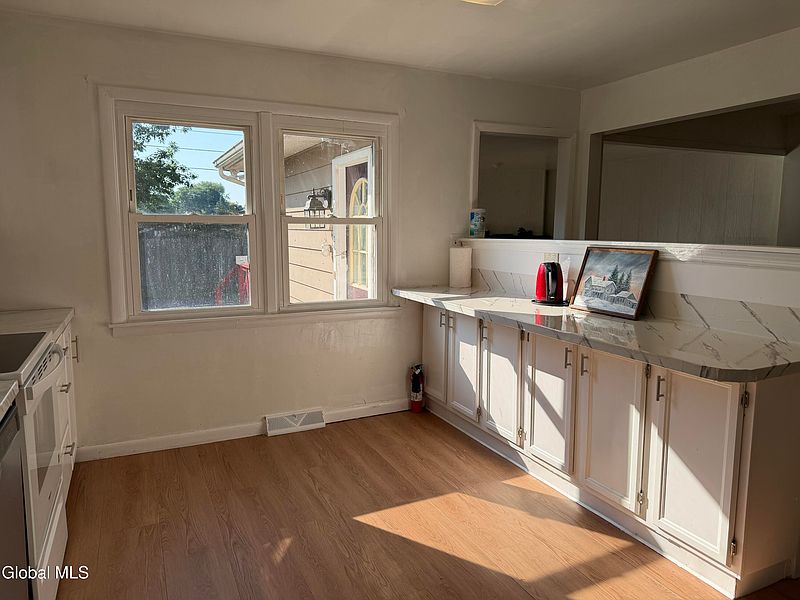 2nd image of 31 Tampa Avenue