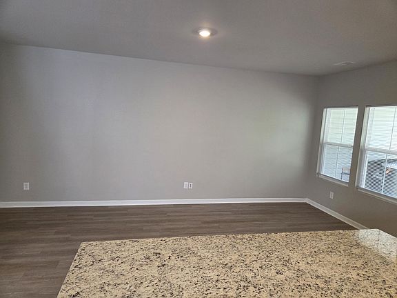 5th image of 8034 Reagan Way