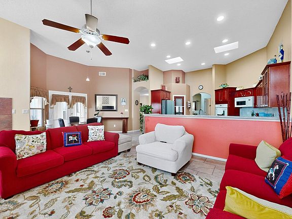 3rd image of 4013 Huron Dr NE