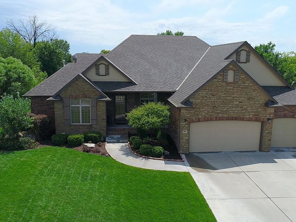 1st image of 909 E Waterview Dr