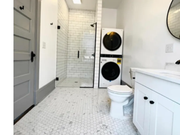 206 S Washington St #B — Photo 2