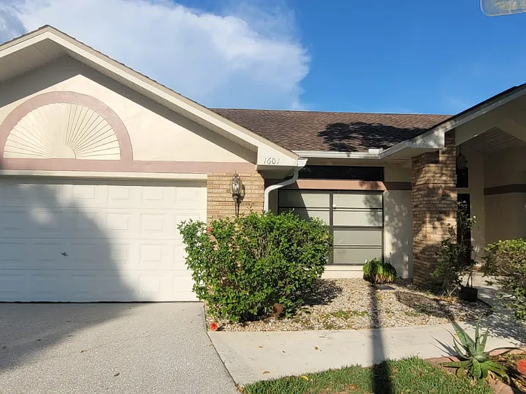 1601 Palace Ct — Photo 1