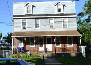 233 Fairview Rd, Crum Lynne, PA 19022