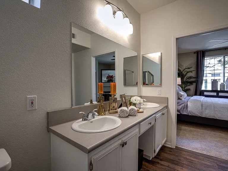 Milan Apartment Townhomes — Photo 34