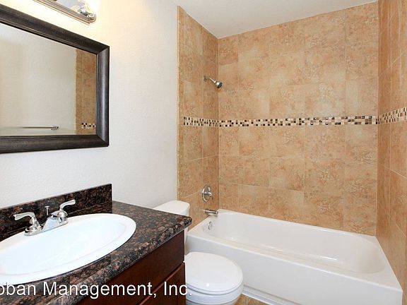 5th image of 10229 Ashwood St APT 6