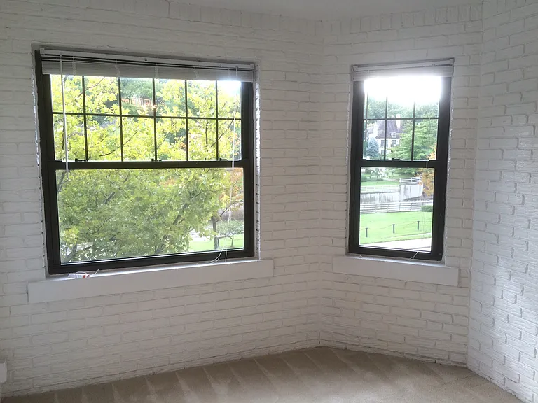 Carlyle Apartments — Photo 19