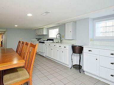 4th image of 6451 N Mozart St #Basement