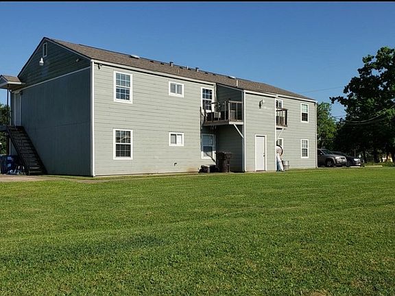 3rd image of 216 Avenue D APT A