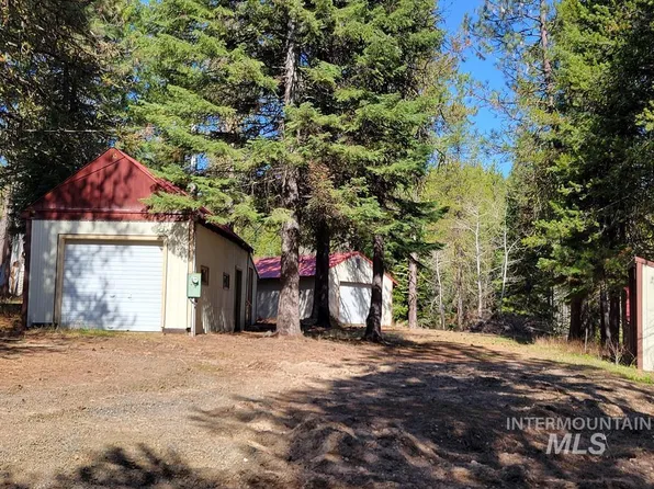 210 Bear Wallow Rd, Cascade, ID 83611