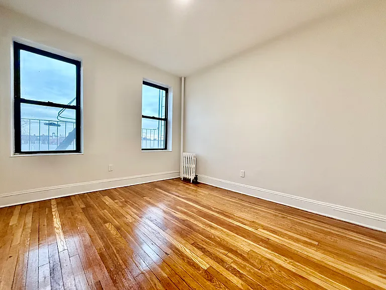 1544 Gillespie Ave #6B — Photo 4