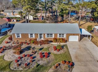 1412 Buxton Dr, Chesapeake, VA 23322