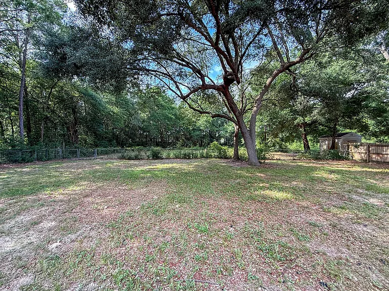 7724 Rustling Pines Dr — Photo 16