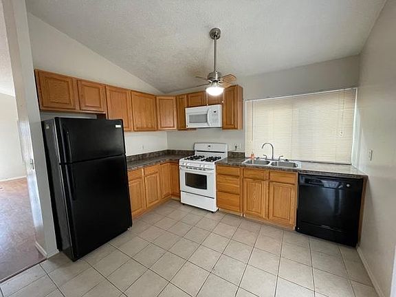 5th image of 3253 Green Pasture Dr