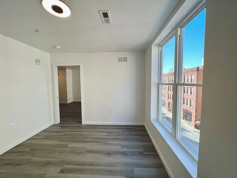 725 W Pratt St. — Photo 127