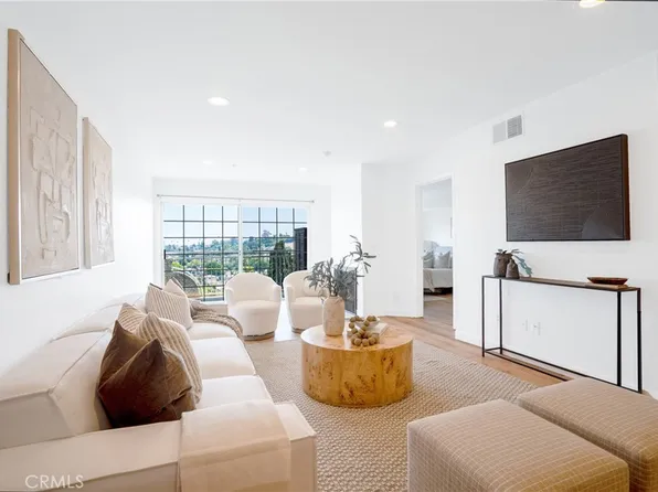 4755 Templeton St APT 2112, Los Angeles, CA 90032
