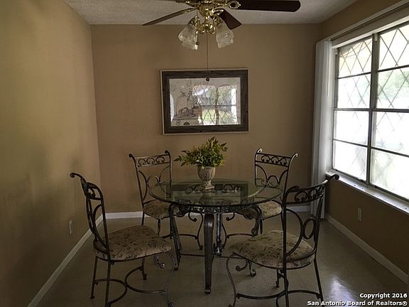 4th image of 251 E Ravenhill Dr