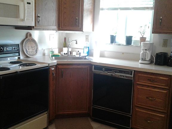3rd image of 4061 Meadowbrook Blvd