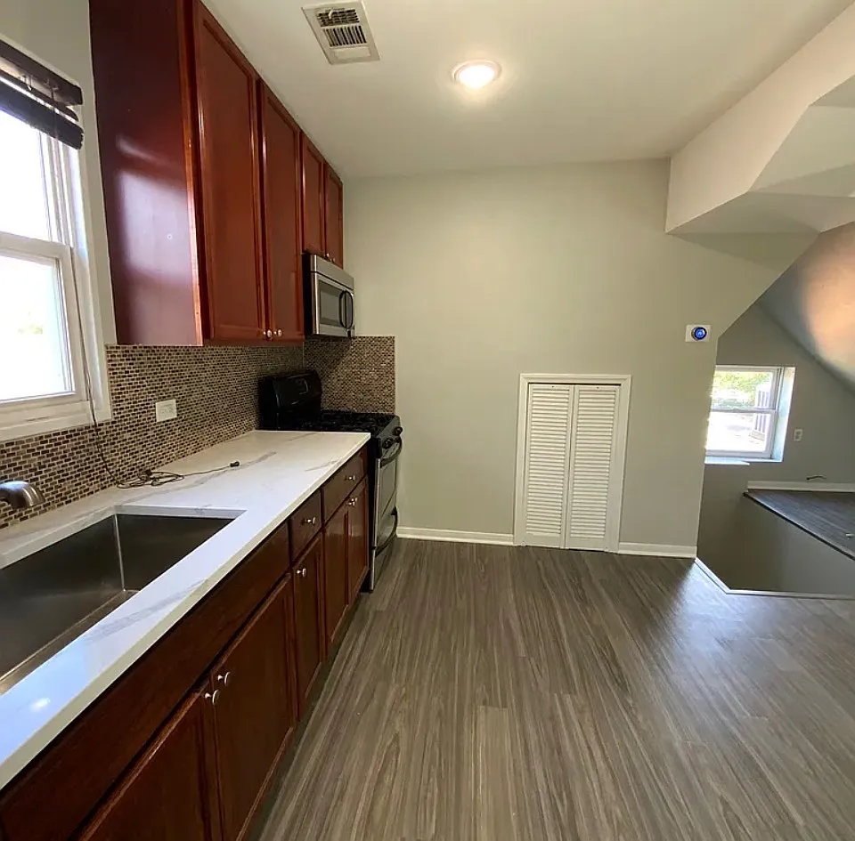 1 bed, 700 sqft, $1,485 — Photo 2