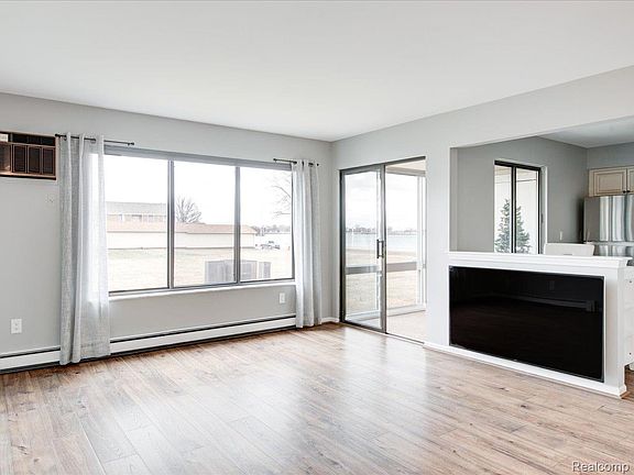 2nd image of 1700 River Rd APT 9