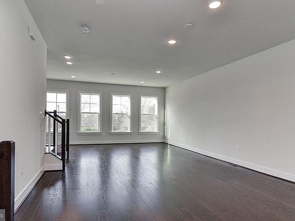 4th image of 20315 Century Blvd