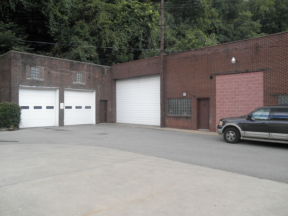 2nd image of 700 Sheffield Ave