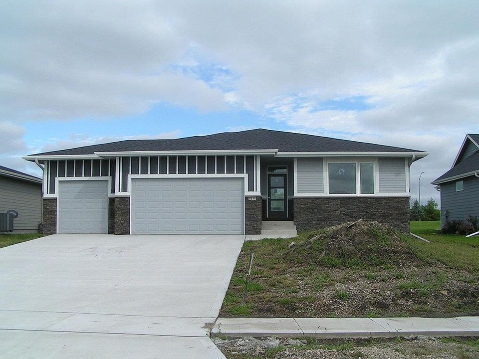1st image of 8839 Scarlet Dr