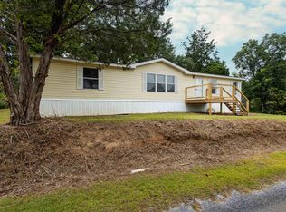 150 Meadow Farm Ln, Sylacauga, AL 35151