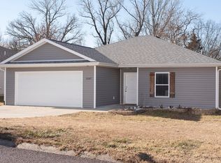 5587 N Rocky Fork Dr, Columbia, MO 65202