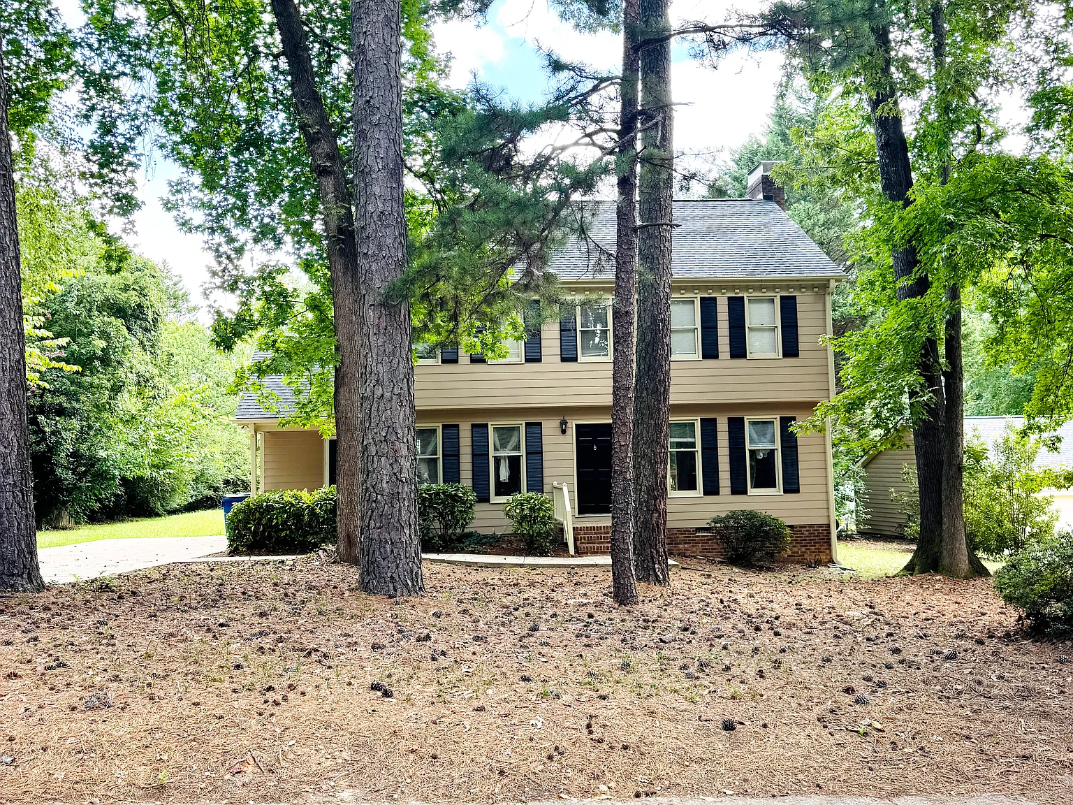 3 bed, 2.5 bath, 1950 sqft, $2,295 — Photo 3
