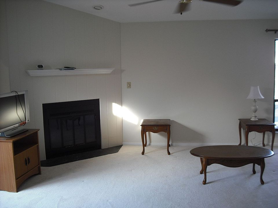 2nd image of 1460 Carriage Trace Blvd