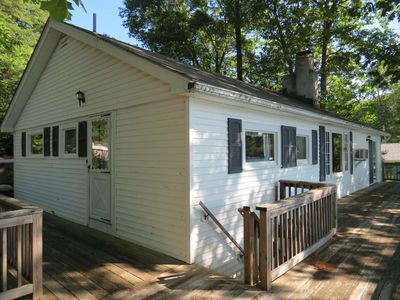 38 N Shore Road, Sandown, NH, 03873