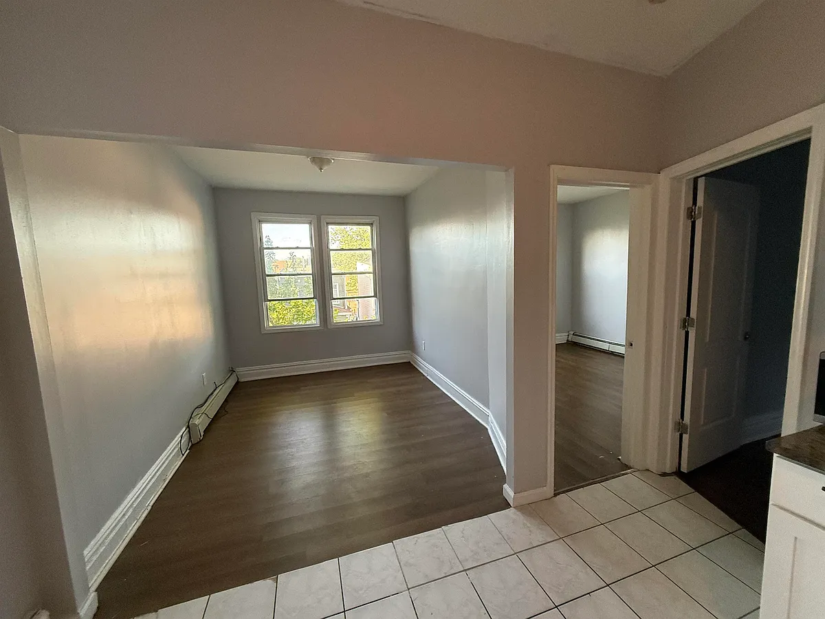 Building Photo - 166 Lexington Ave #2R