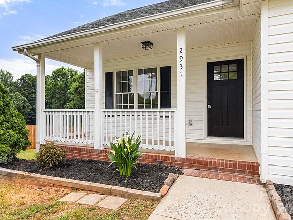 5th image of 2931 Greenleaf Rd