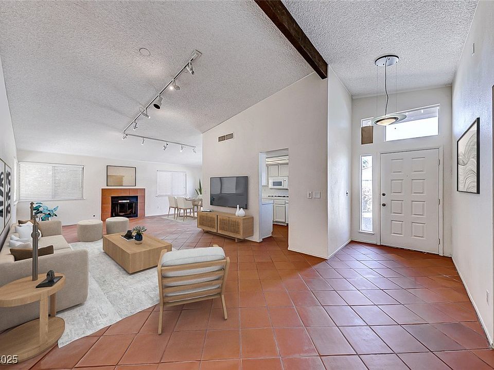 1st image of 5255 Dickens Dr #0