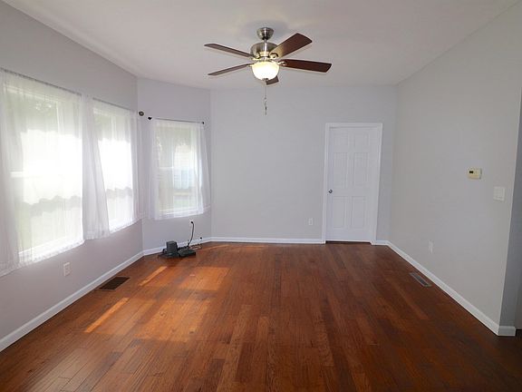 3rd image of 1058 17th Ave
